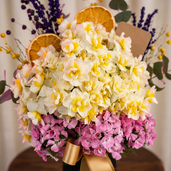 Bahar Güneşi Nergis Buketi