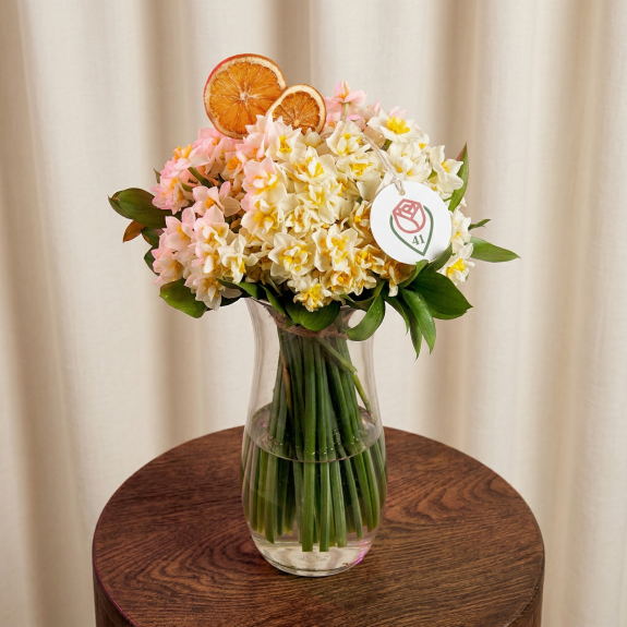 Baharın Müjdecisi Nergis Buketi