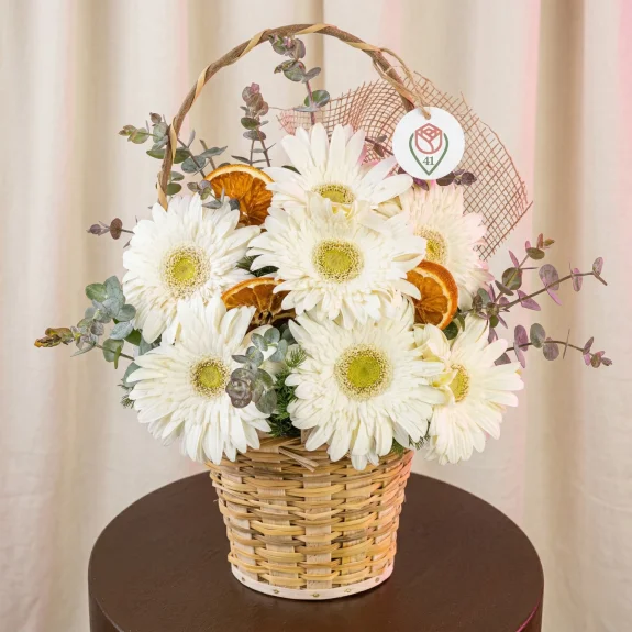 Beyaz Gerbera Doğal Hasır Sepeti