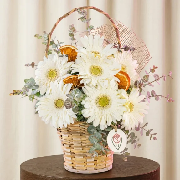 Beyaz Gerbera Doğal Hasır Sepeti