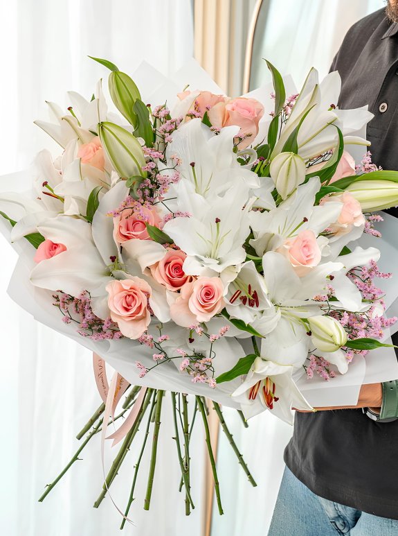Lilyum ve Pembe Gül Buketi