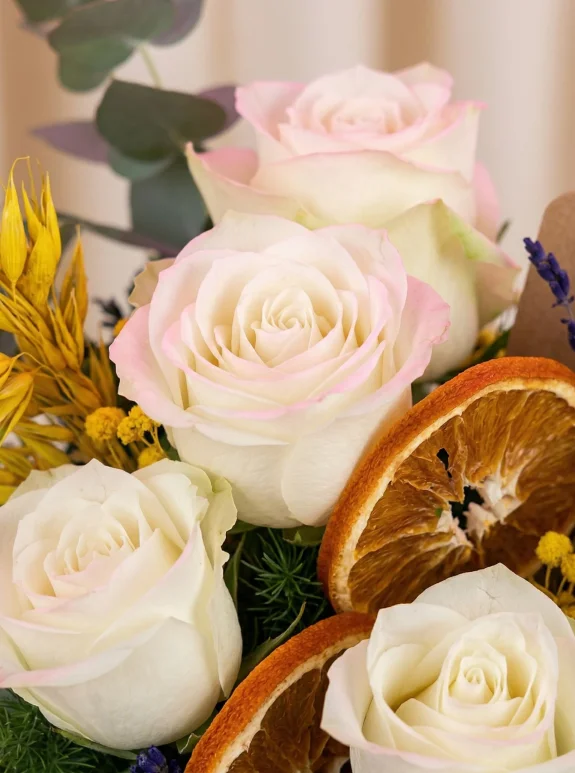 Saf Beyaz Gül Aranjmanı