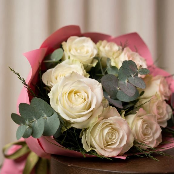 Toz Pembe Düşler Beyaz Gül Buketi