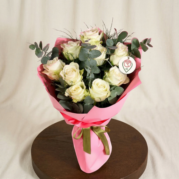 Toz Pembe Düşler Beyaz Gül Buketi