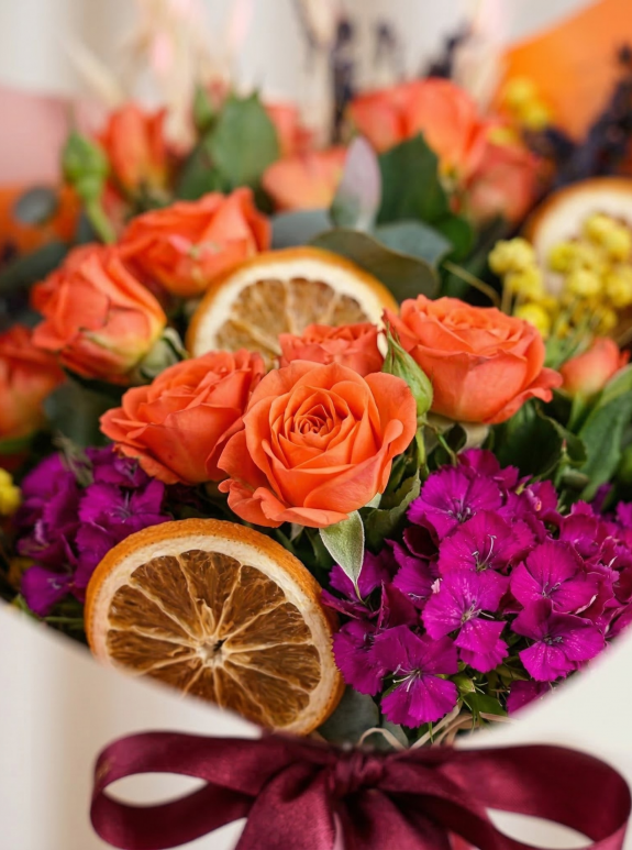 Turuncu Enerjili Sprey Gül Buketi