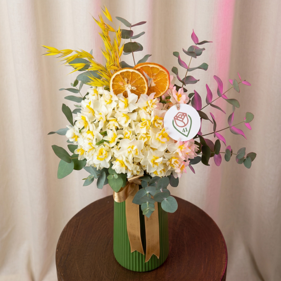 Zarif Güneş Işığı Nergis