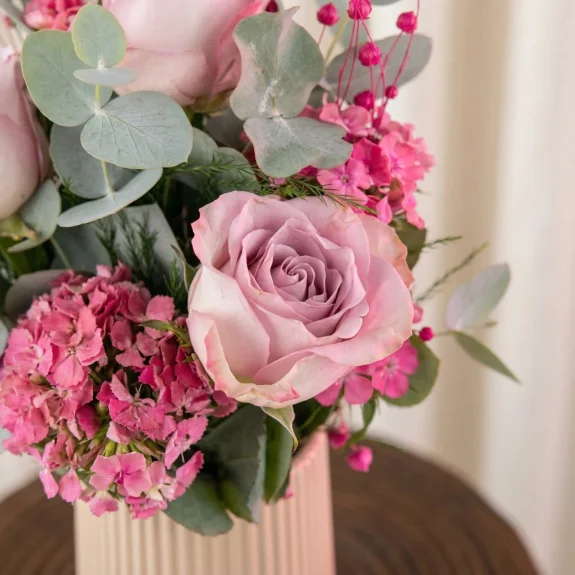 Zarif Lila Gül Aranjmanı